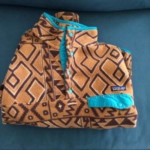 PATAGONIA Aztec print with blue trim fleece❄️